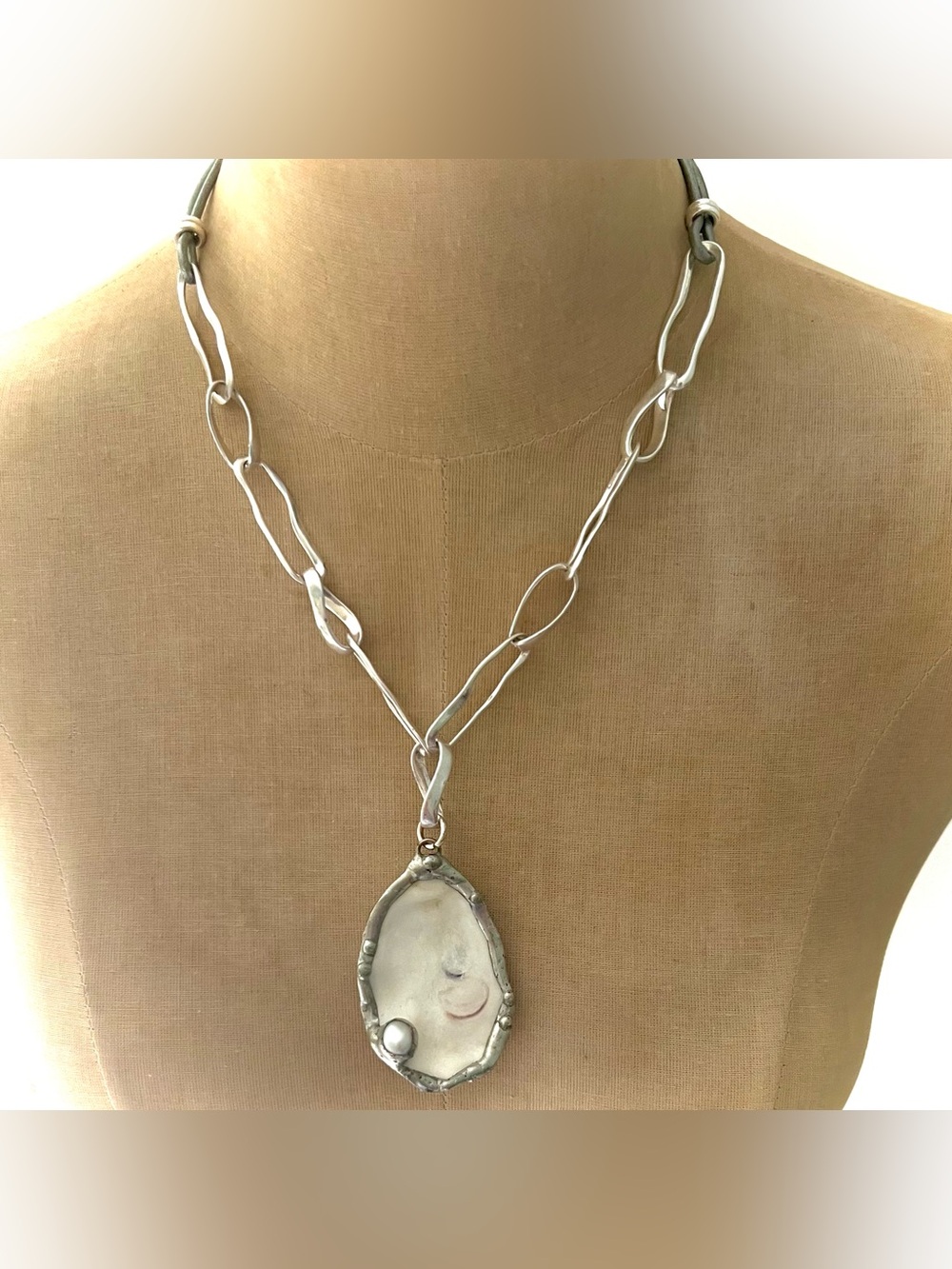 NEW Designer OYSTER Necklace